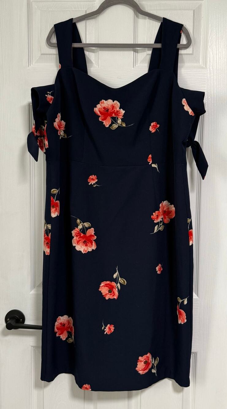 Beyond by Ashley Graham Women's Blue Floral Cold Shoulder Dress Size 18W